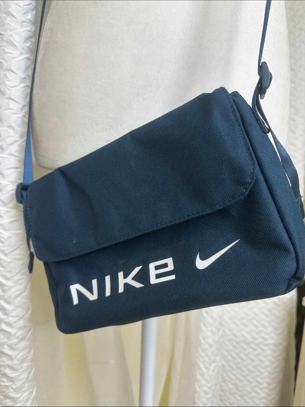🆕NWOT Nike Futura Navy Crossbody Bag with White Logo
